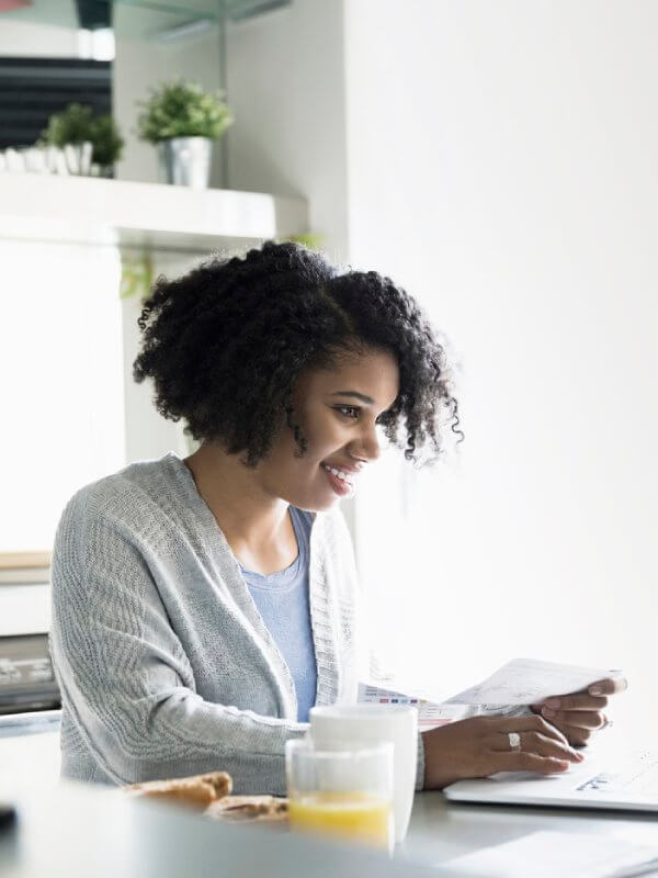 Woman applying for a credit card online